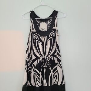 Black and White Sleeveless Top